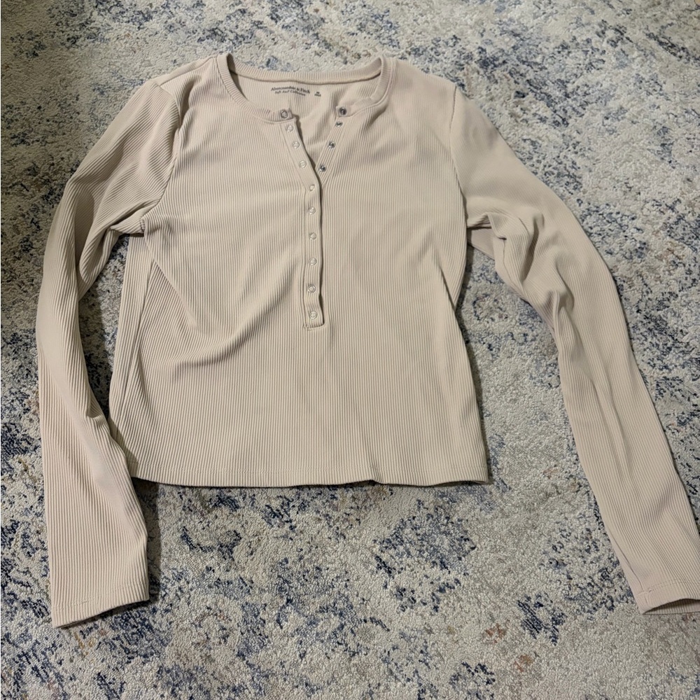 Abercrombie & Fitch Light Beige Long Sleeve Tee